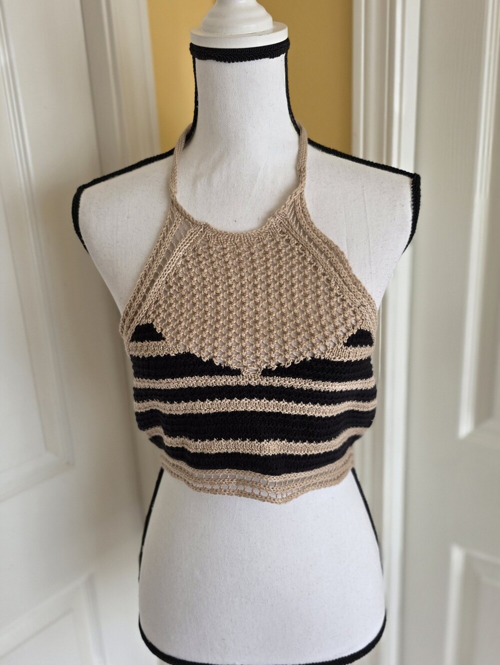 LOVE KNITS NYC BEIGE CROCHET HALTER TOP, SIZE M, NEW